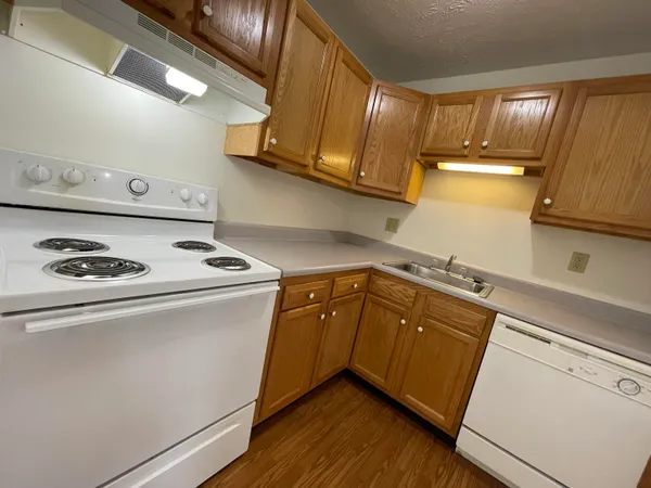 $1,849 | 3951 Old Brown Avenue, Unit 112, Manchester, NH 03103
