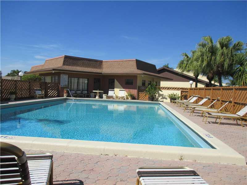 761 Banks Road, Unit 761 Margate, FL 33063 - Photo 6 of 11 Pool
