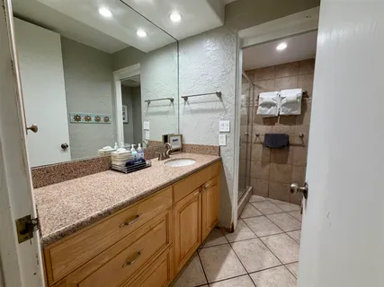 $249,000 | 3543 Lower Honoapiilani Road, Unit E206, Lahaina, HI 96761