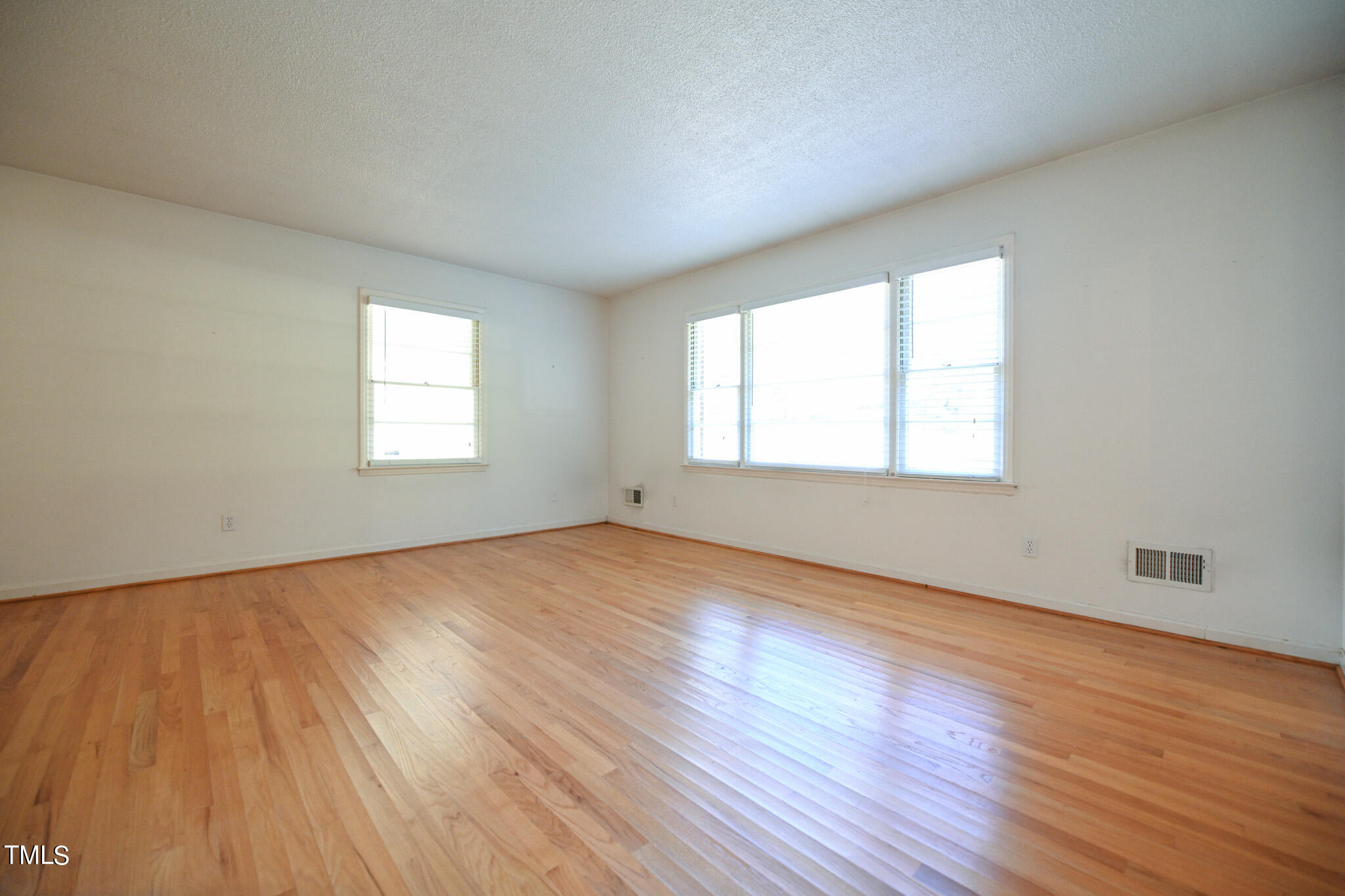 3109 Edgetone Drive Raleigh, NC 27604 - Photo 6 of 43 006