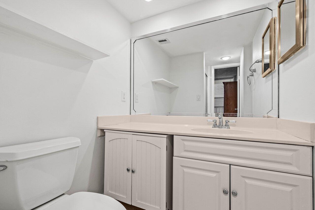 12 Royal Palm Way, Unit 405 Boca Raton, FL 33432 - Photo 22 of 29 019-12RoyalPalmWay-405-BocaRaton-FL-3343