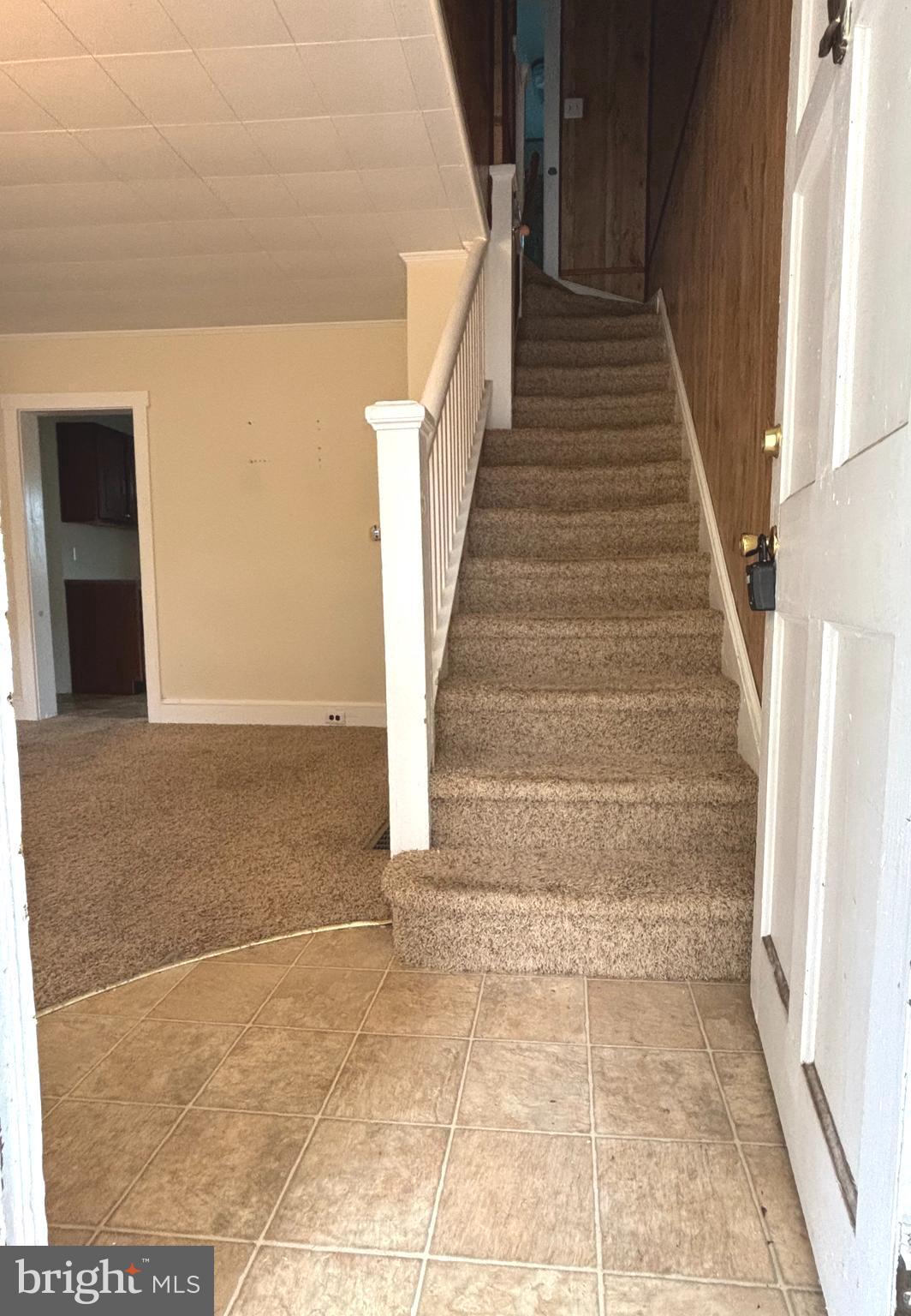 207 New Jersey Road Brooklawn, NJ 08030 - Photo 4 of 14 a view of entryway