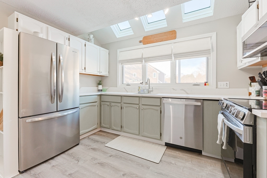640 Maple Brook Road, Unit 640 Bellingham, MA 02019 - Photo 8 of 37