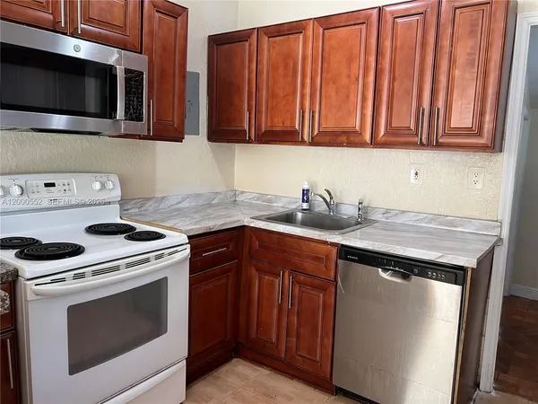 $350,000 | 931 Northwest 34th Way, Lauderhill, FL 33311