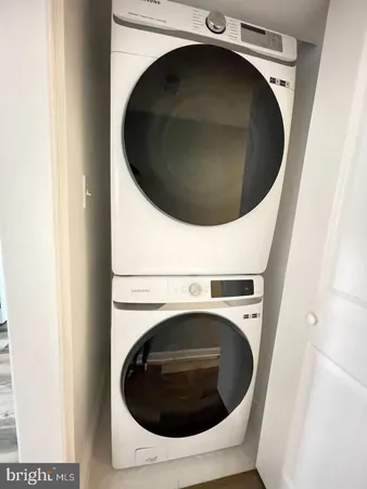 a close up view of washer and dryer