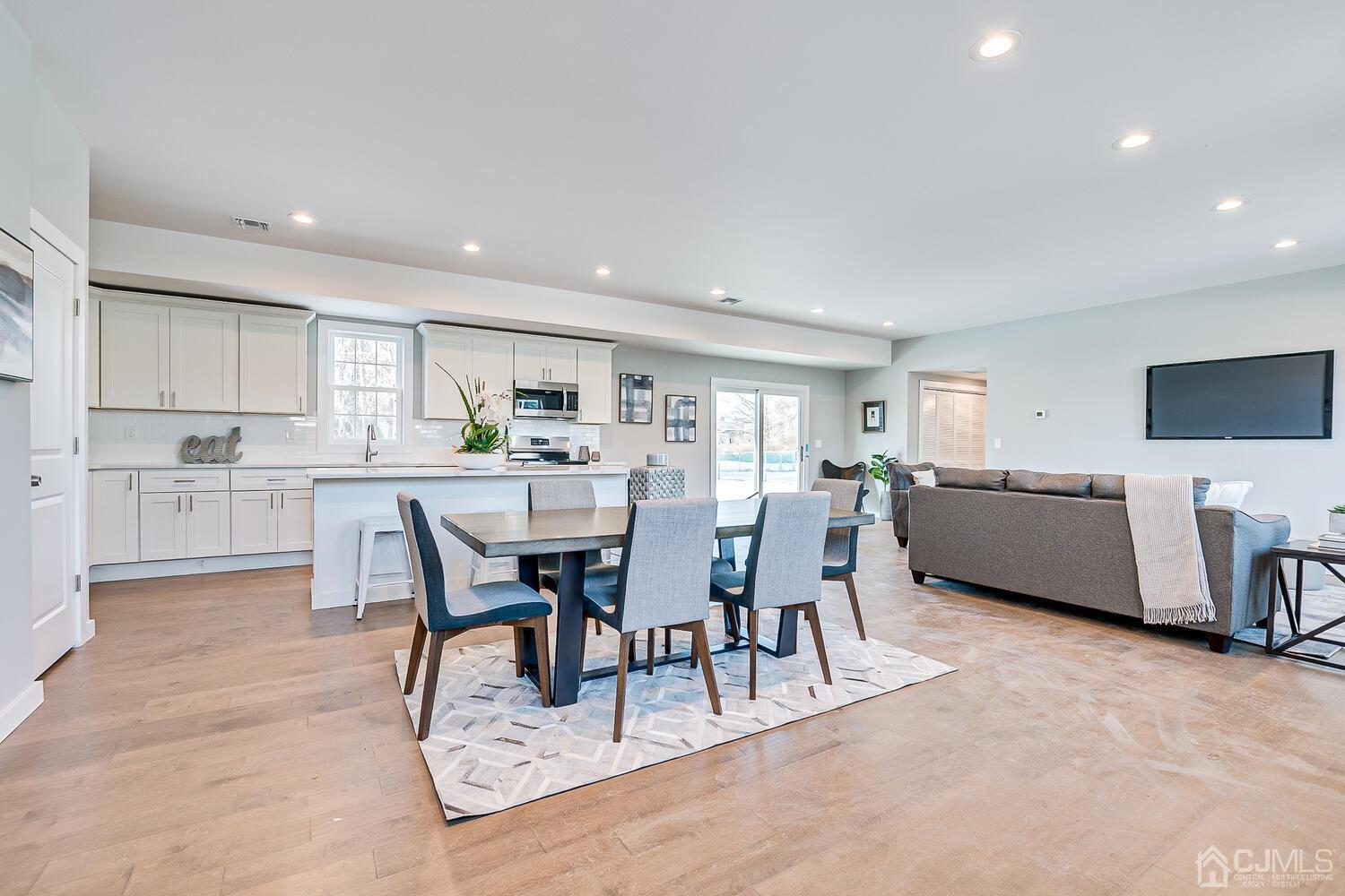 31 Sturgis Road Edison, NJ 08817 - Photo 8 of 35 a view of a dining room kitchen and a window