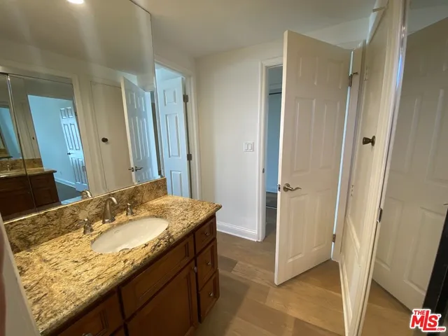 $6,950 | 125 South Elm Drive, Unit 201, Beverly Hills, CA 90212