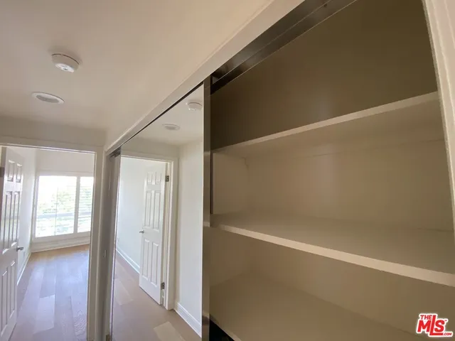 $6,950 | 125 South Elm Drive, Unit 201, Beverly Hills, CA 90212