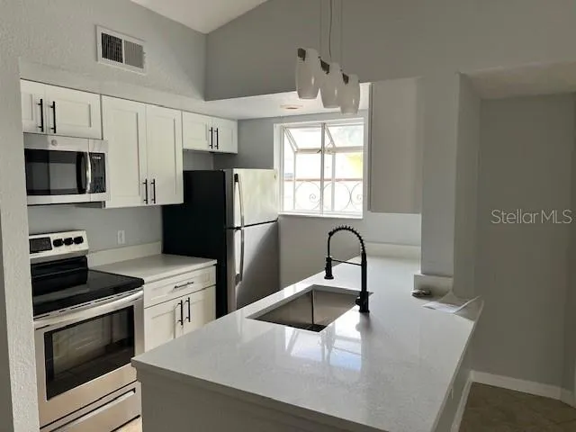 $1,400 | 5128 Conroy Road, Unit 22, Orlando, FL 32811