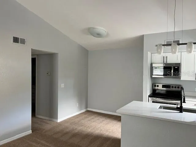 $1,400 | 5128 Conroy Road, Unit 22, Orlando, FL 32811