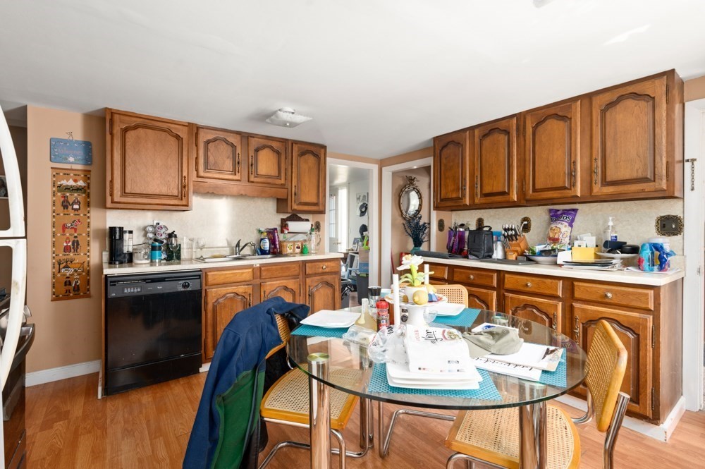 4 Wiley Place Wakefield, MA 01880 - Photo 4 of 42