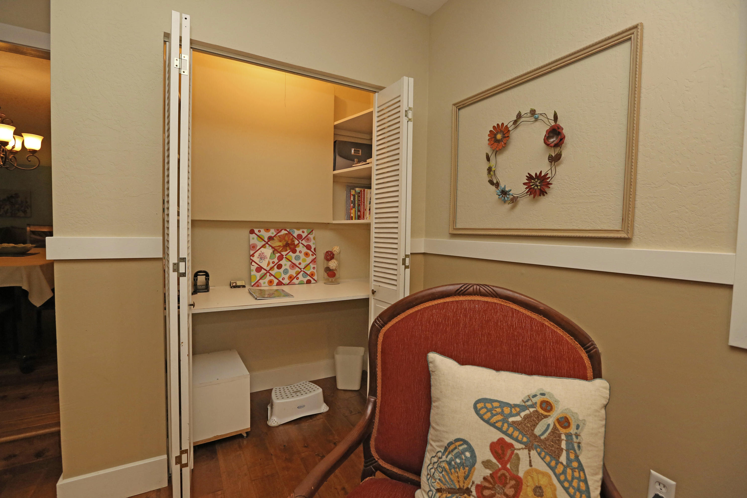 21212 Old Alturas Road Redding, CA 96003 - Photo 12 of 25 Desk Alcove