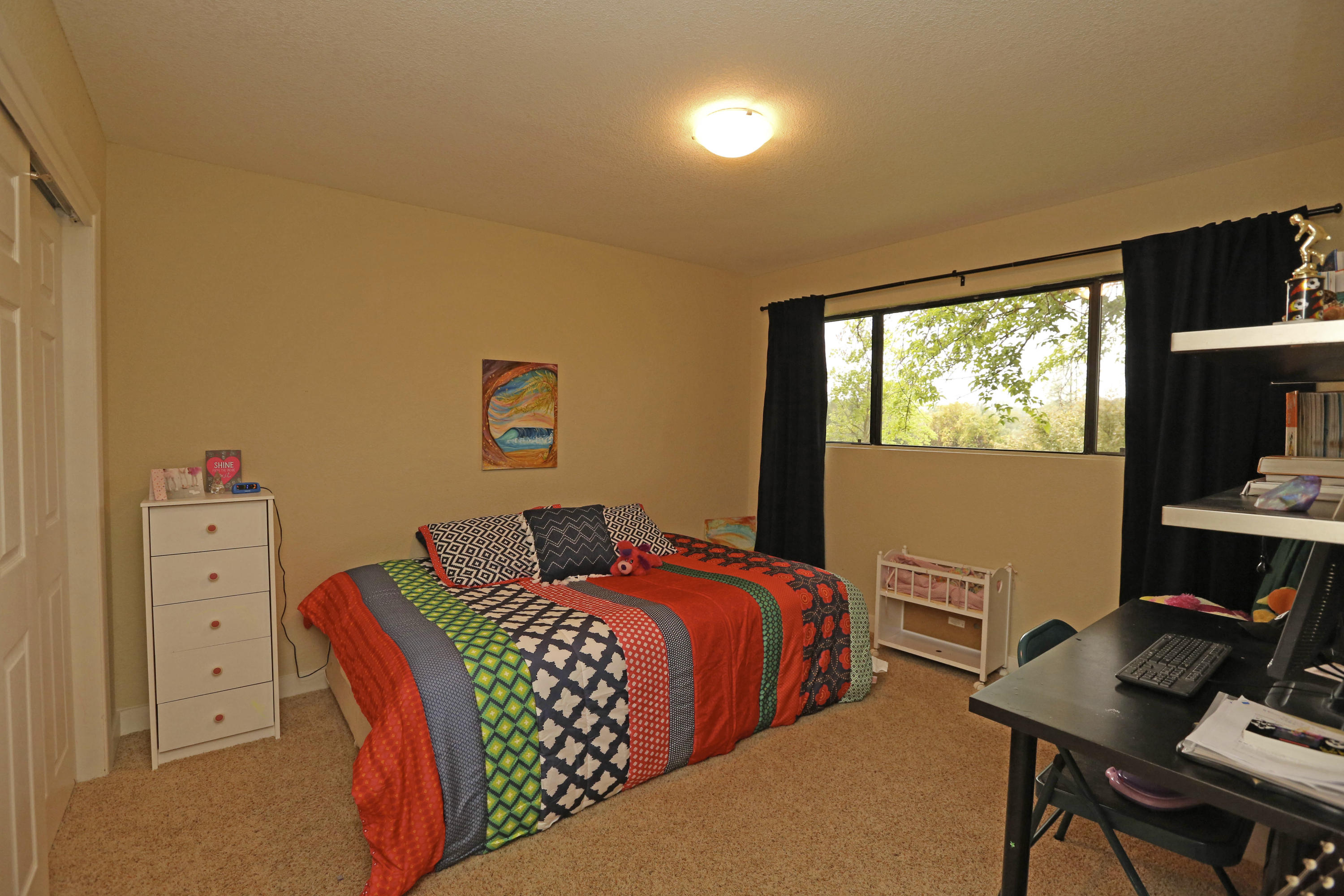 21212 Old Alturas Road Redding, CA 96003 - Photo 17 of 25 Bedroom #3