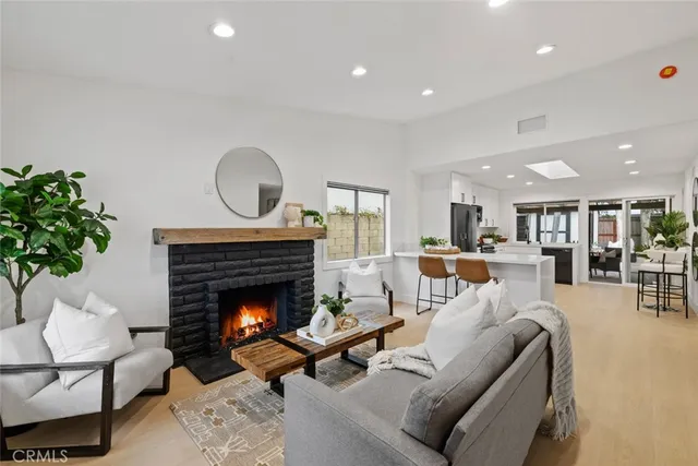 $995,000 | 23342 Vía Burriana, Mission Viejo, CA 92691