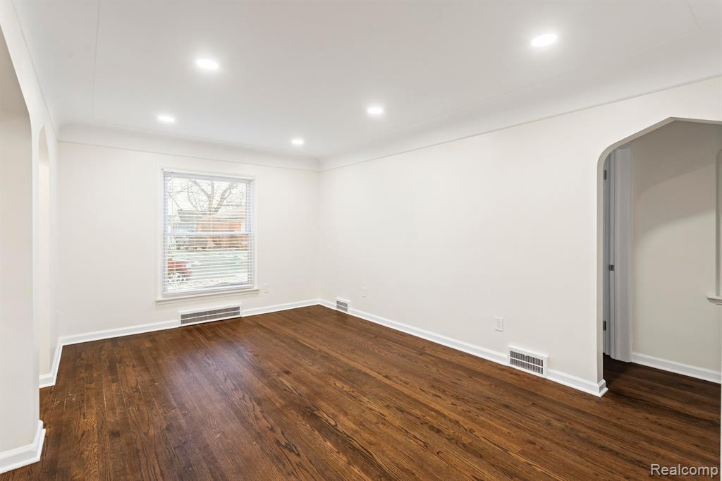1609 Columbia Road Berkley, MI 48072 - Photo 8 of 28 Gallery Image 8