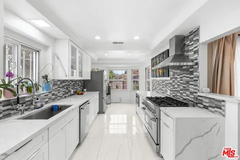 $1,378,000 | 9717 South 4th Avenue, Inglewood, CA 90305