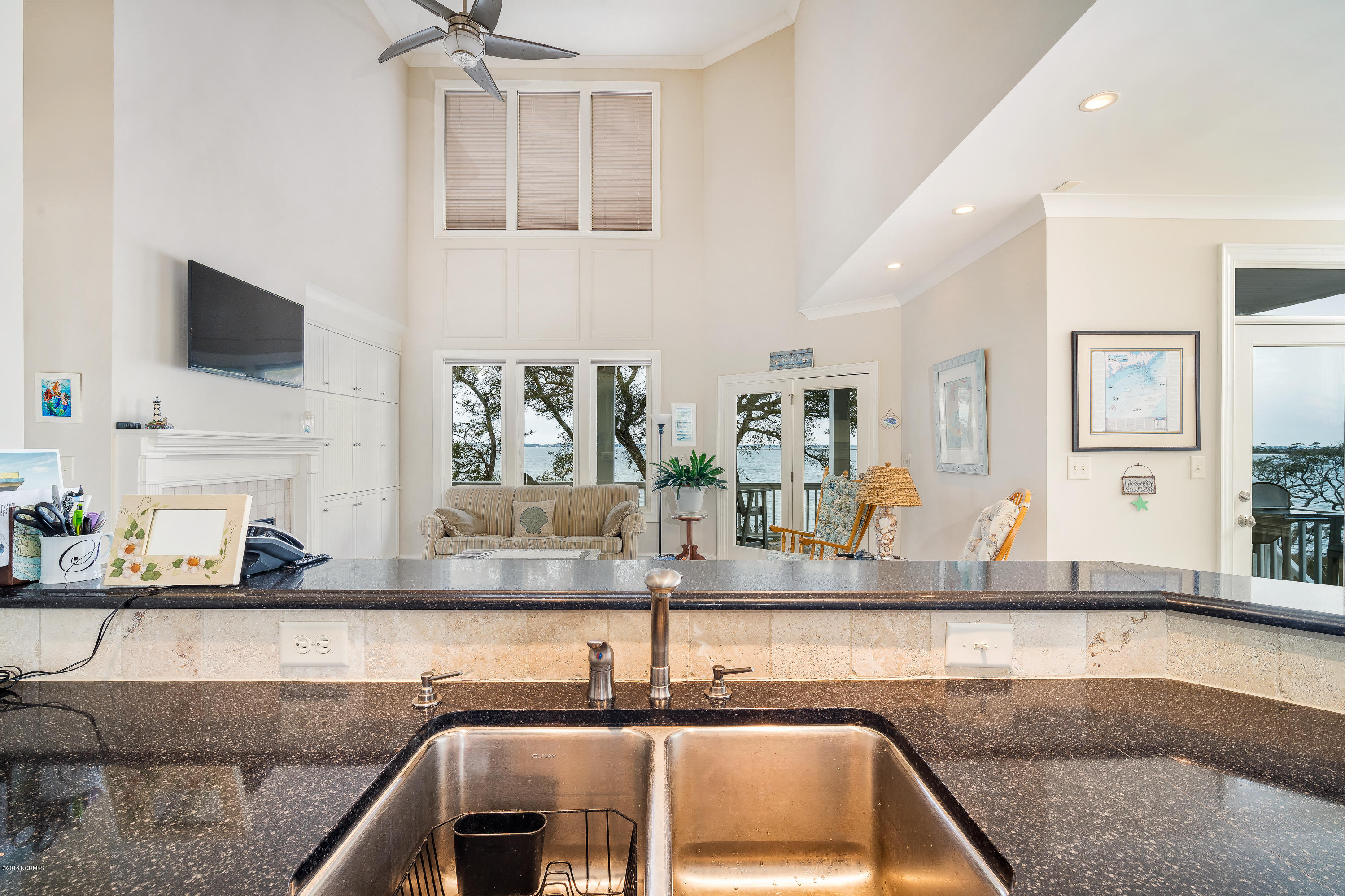 946 Crow Hill Road Beaufort, NC 28516 - Photo 4 of 46 Chill Photo & video-6