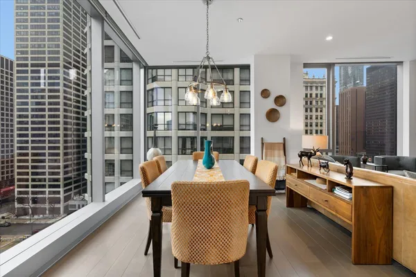 $8,300 | 403 North Wabash Avenue, Unit 10C, Chicago, IL 60611