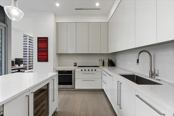 $8,300 | 403 North Wabash Avenue, Unit 10C, Chicago, IL 60611