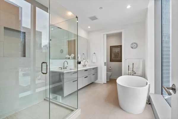 $8,300 | 403 North Wabash Avenue, Unit 10C, Chicago, IL 60611