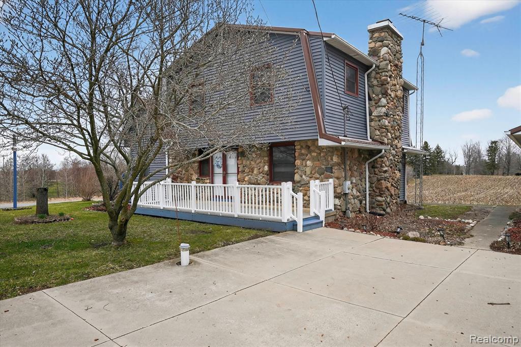 992 West Bennington Road Owosso, MI 48867 - Photo 4 of 61