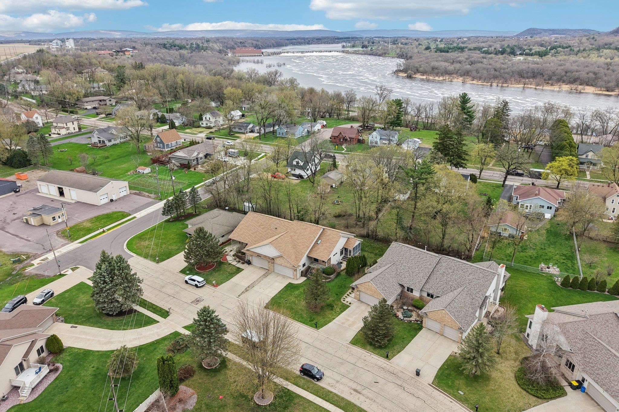 734 8th Street Prairie du Sac, WI 53578 - Photo 50 of 59