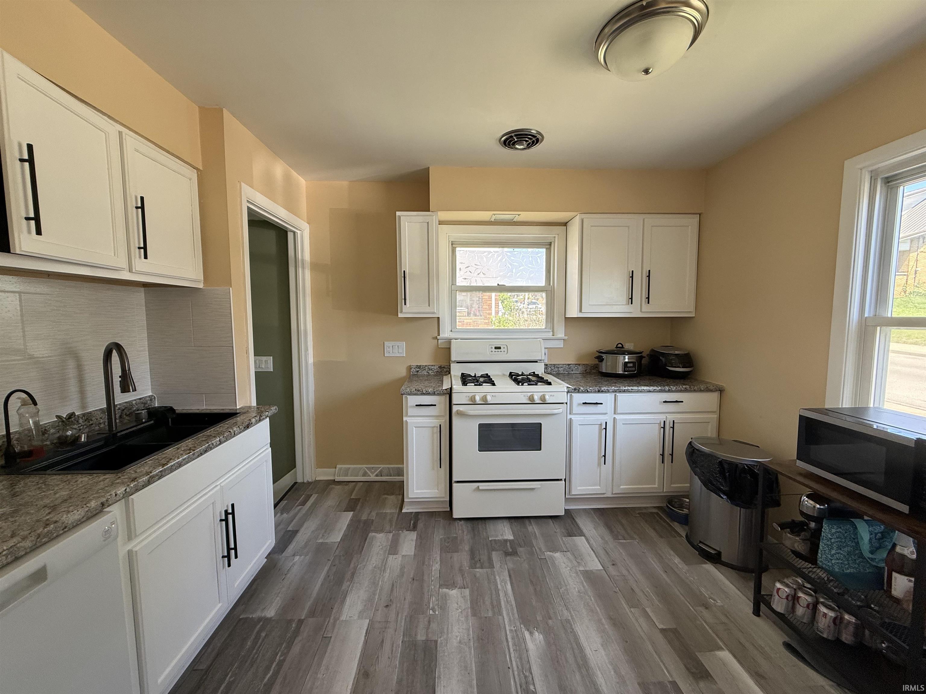 1417 Jackson Street Jasper, IN 47546 - Photo 5 of 12
