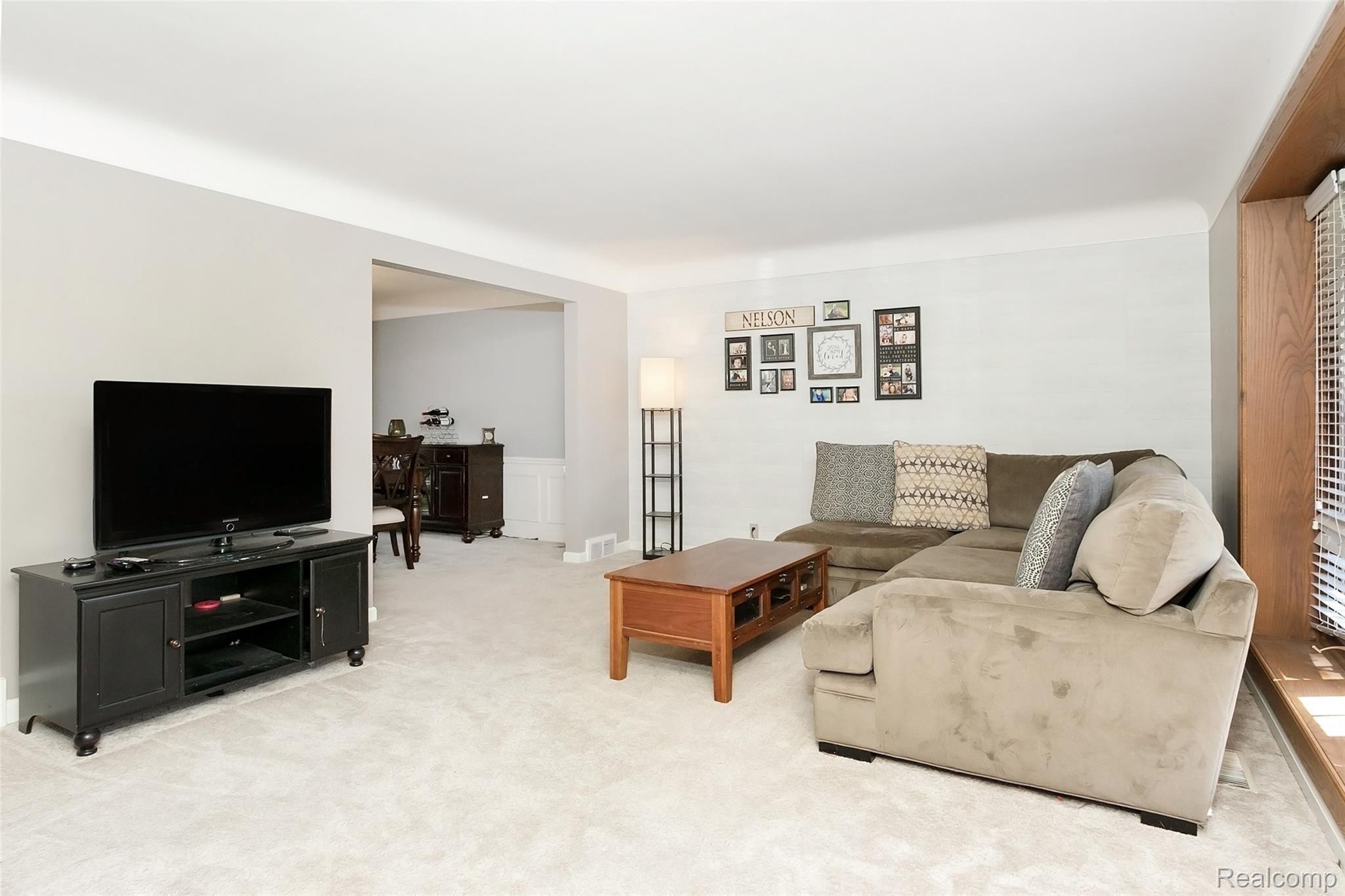 660 Cook Road Grosse Pointe, MI 48236 - Photo 8 of 49 Cook-8.jpg