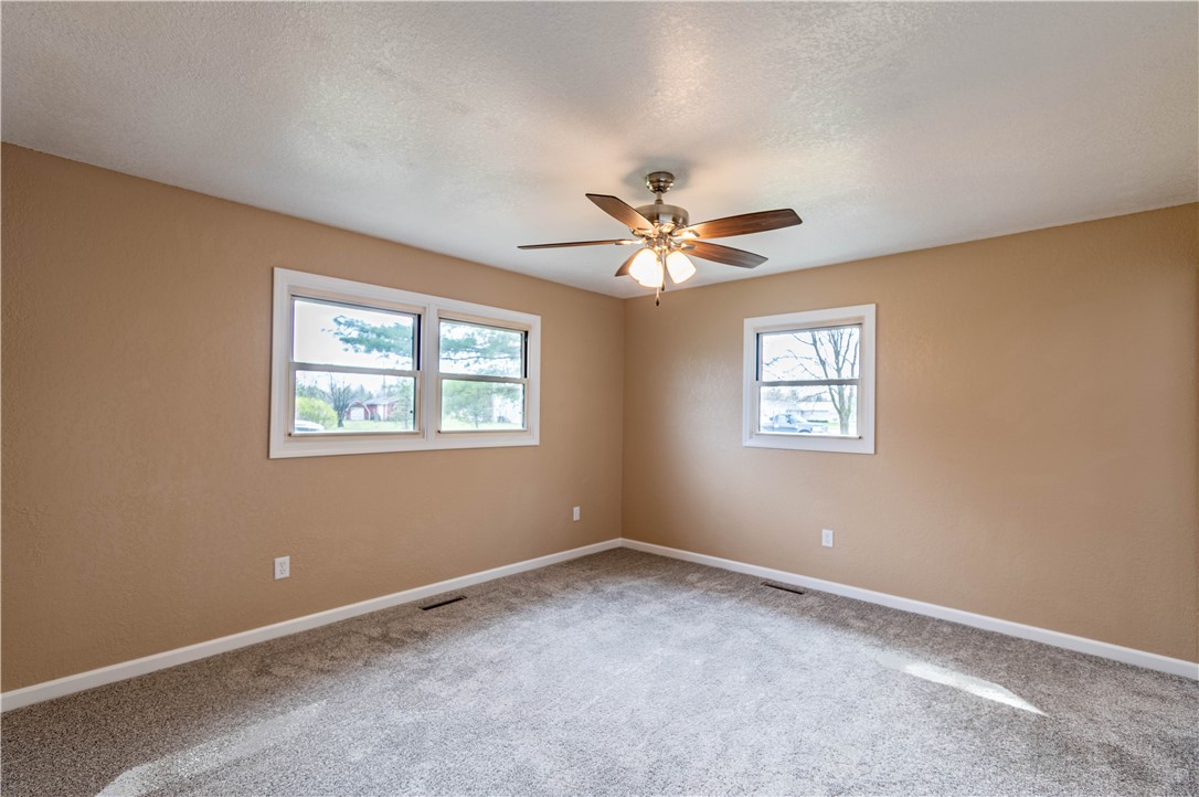 1189 Country Club Road Sullivan, IL 61951 - Photo 12 of 23 Gallery Image 12