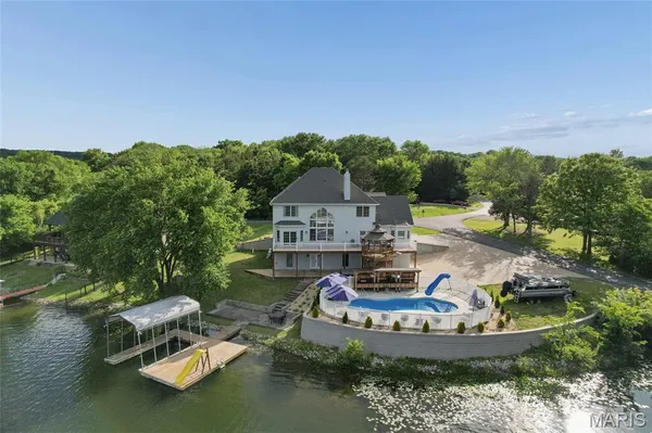 $699,000 | 101 West Lakeview Drive, De Soto, MO 63020