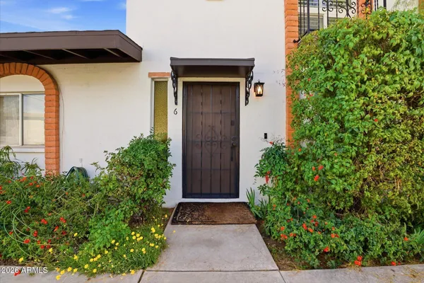 $2,600 | 3702 East Monterosa Street, Unit 6, Phoenix, AZ 85018