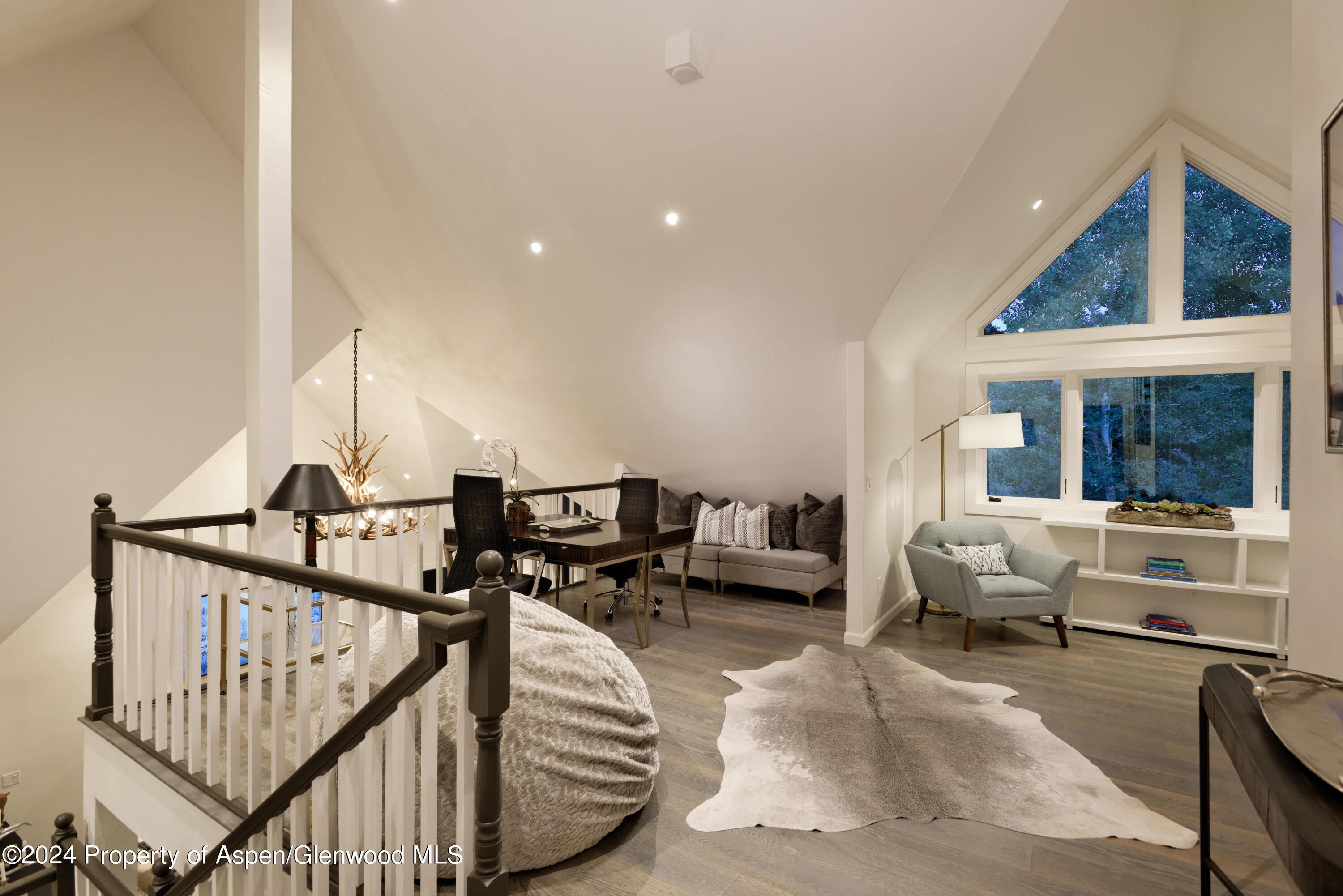 400 Medicine Bow Road Aspen, CO 81611 - Photo 12 of 36 a living room with furniture
