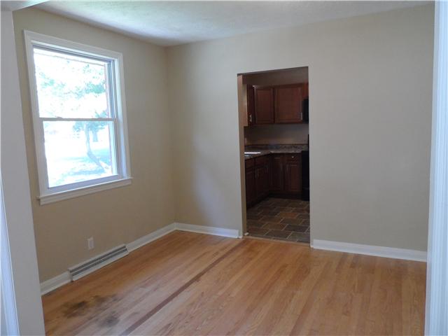 310 Golfview Lane Springfield, TN 37172 - Photo 7 of 12 Dining room off the kitchen.