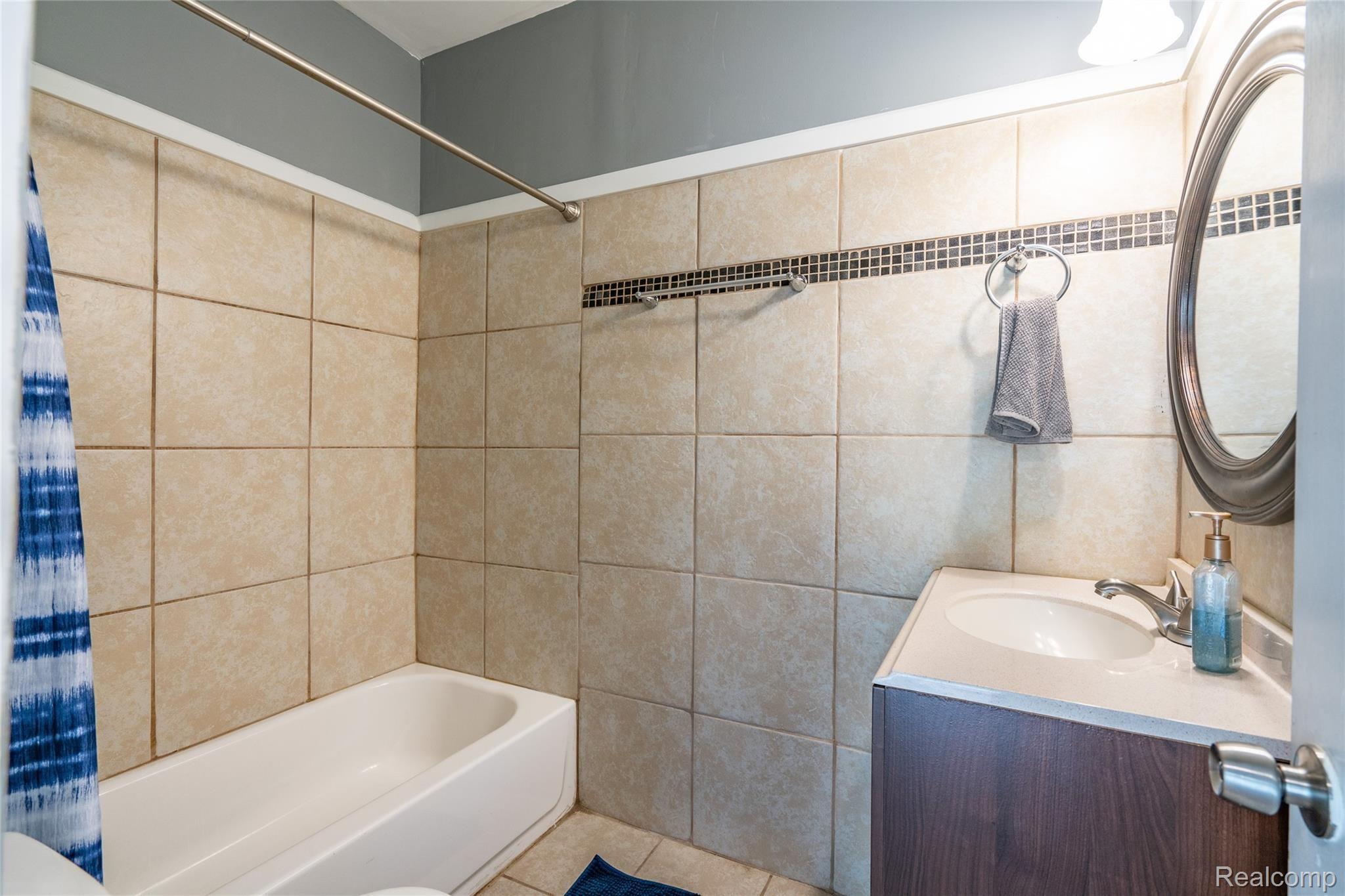2081 Lindell Road Sterling Heights, MI 48310 - Photo 14 of 28 lindell-14.jpg