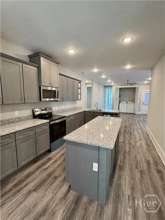 $2,800 | 417 West 32nd Street, Unit B, Savannah, GA 31415