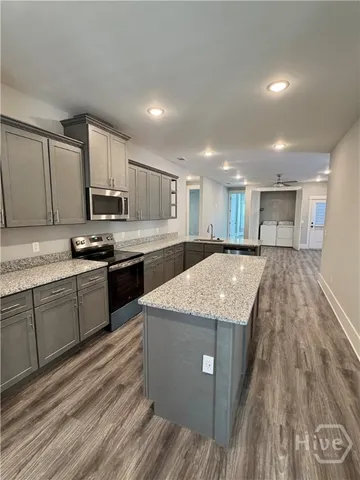 $2,800 | 417 West 32nd Street, Unit B, Savannah, GA 31415