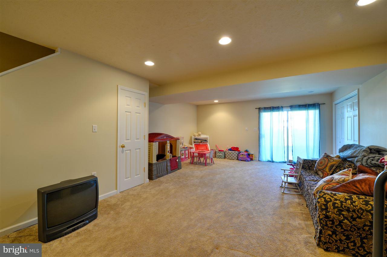 305 Saddle Ridge Court Harrisburg, PA 17110 - Photo 17 of 20