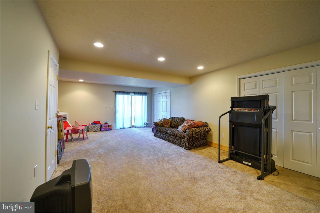 305 Saddle Ridge Court Harrisburg, PA 17110 - Photo 18 of 20