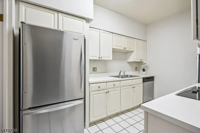 $239,000 | 10 Smith Manor Boulevard, Unit 107, West Orange, NJ 07052