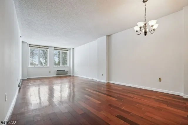 $239,000 | 10 Smith Manor Boulevard, Unit 107, West Orange, NJ 07052