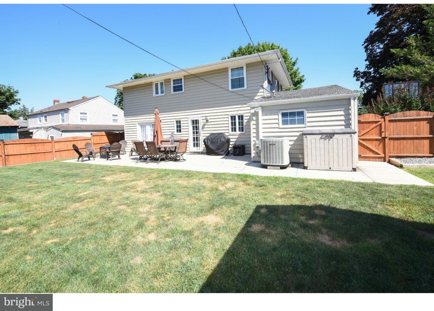 76 Terrace Road Levittown, PA 19056 - Photo 3 of 17