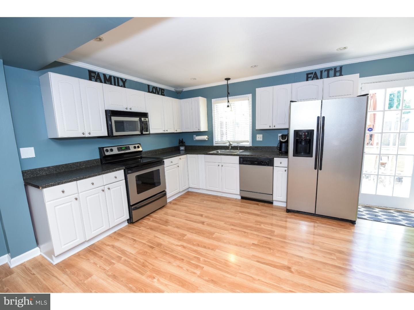 76 Terrace Road Levittown, PA 19056 - Photo 6 of 17