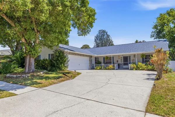 $525,000 | 4936 Mineola Place, Palm Harbor, FL 34684