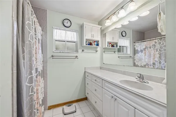 $525,000 | 4936 Mineola Place, Palm Harbor, FL 34684