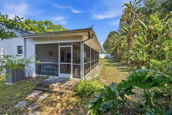 $525,000 | 4936 Mineola Place, Palm Harbor, FL 34684