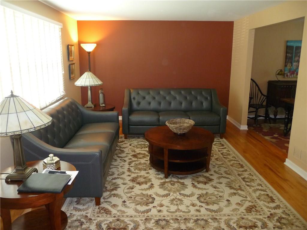 8823 Willoughby Road Pittsburgh, PA 15237 - Photo 10 of 24 Gallery Image 10