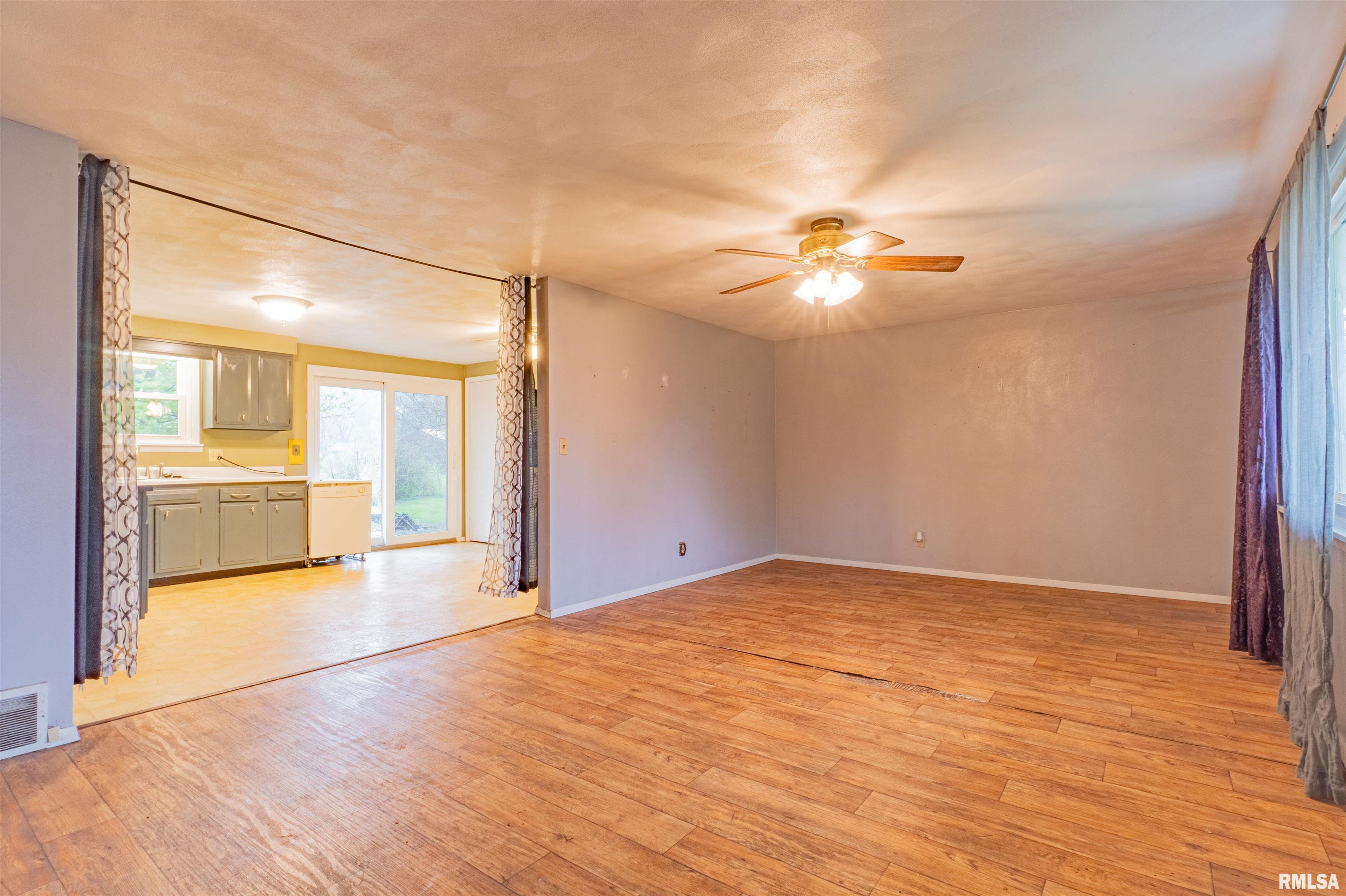 340 South Fulton Street Banner, IL 61520 - Photo 3 of 16 Gallery Image 3