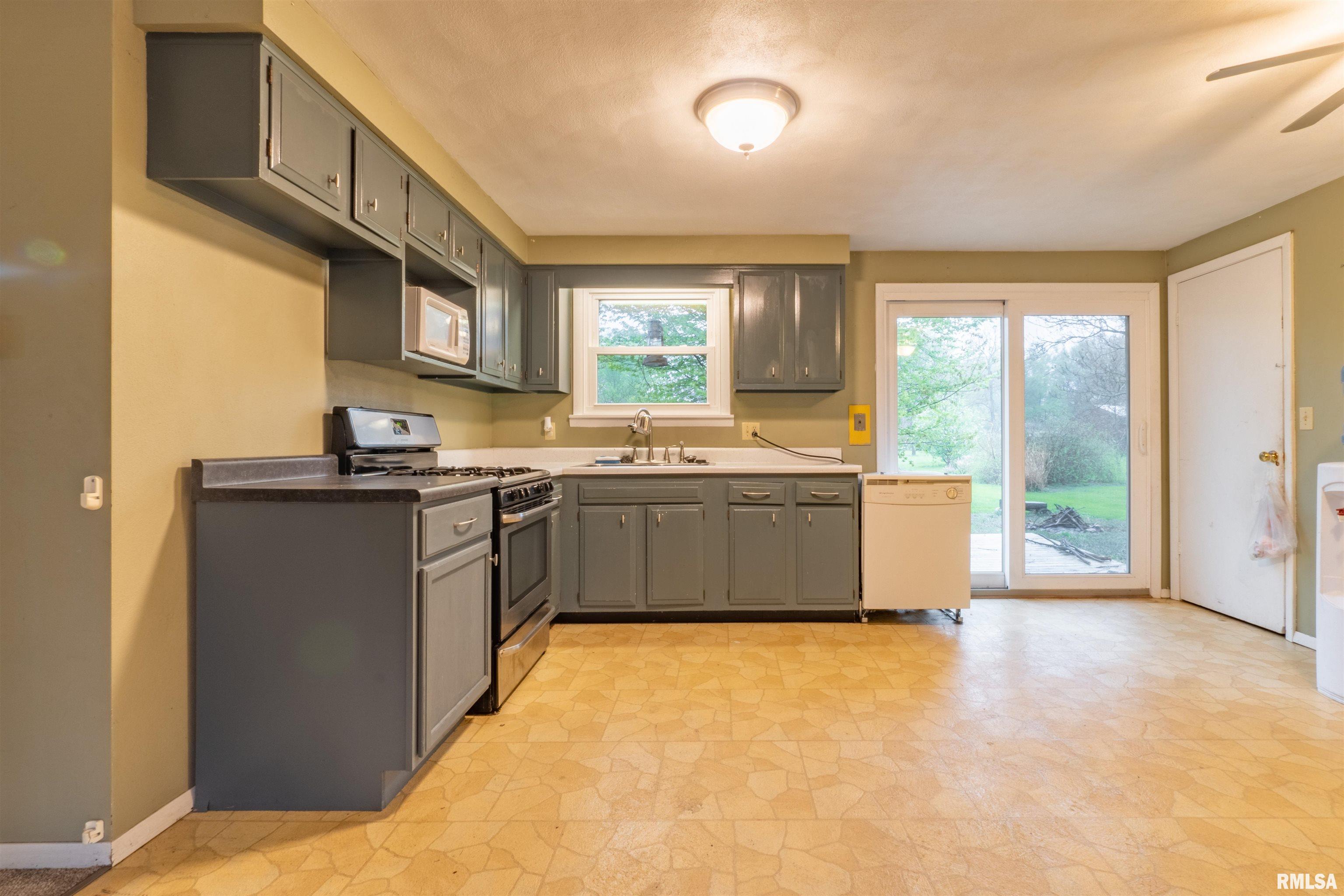 340 South Fulton Street Banner, IL 61520 - Photo 8 of 16 Gallery Image 8