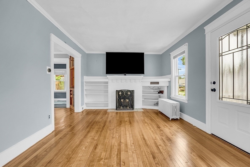 22 Fairhaven Road Worcester, MA 01606 - Photo 2 of 25 Gallery Image 2