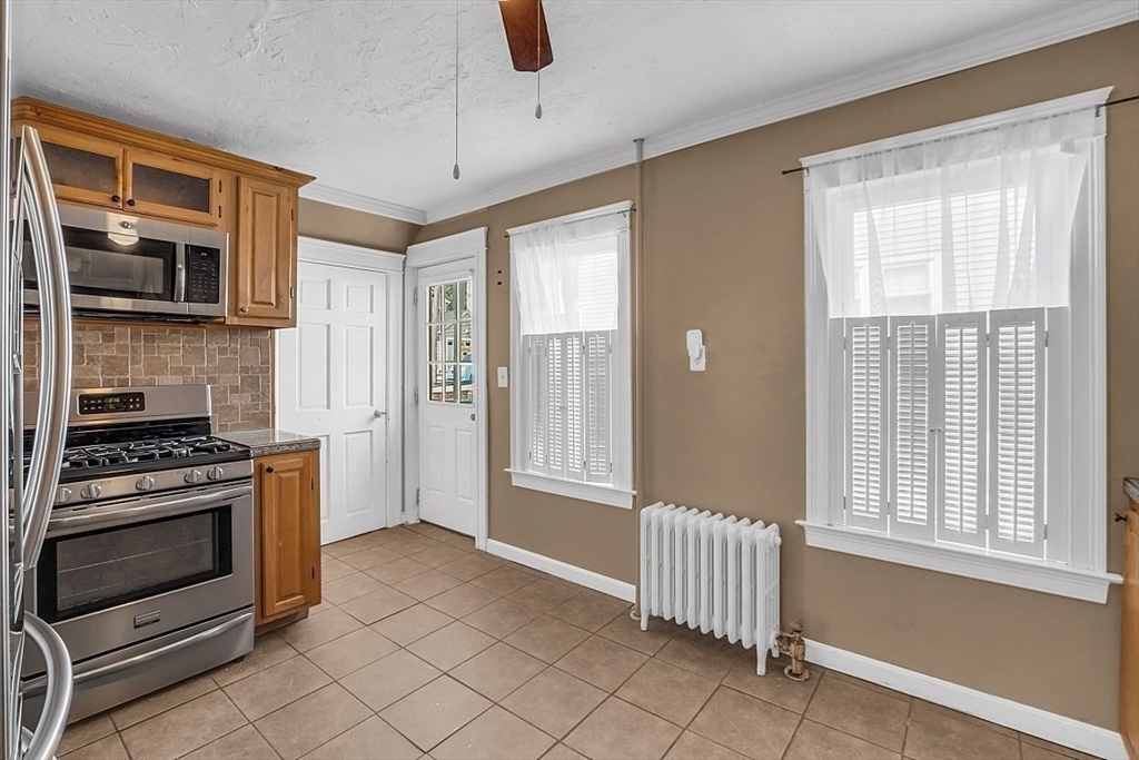 22 Fairhaven Road Worcester, MA 01606 - Photo 8 of 25 Gallery Image 8